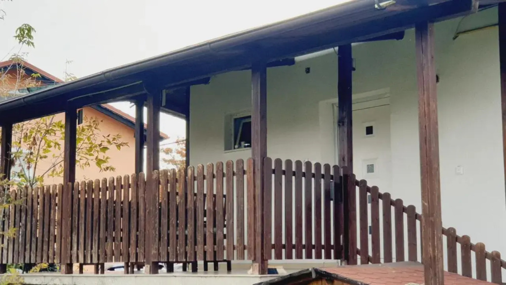 Apartma4us