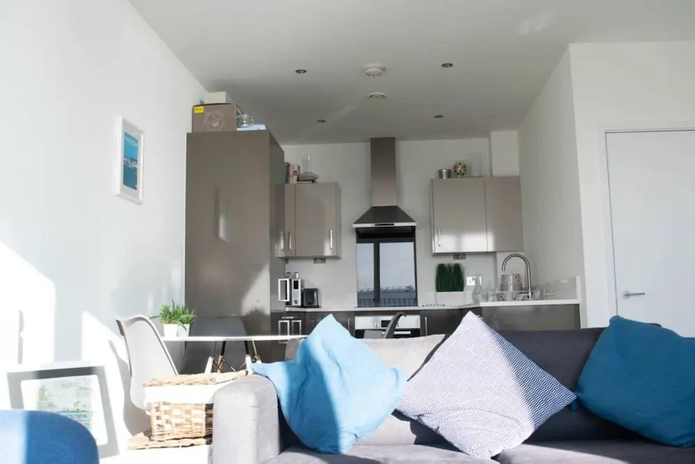 Stunning 1 Bedroom Riverside Apartment