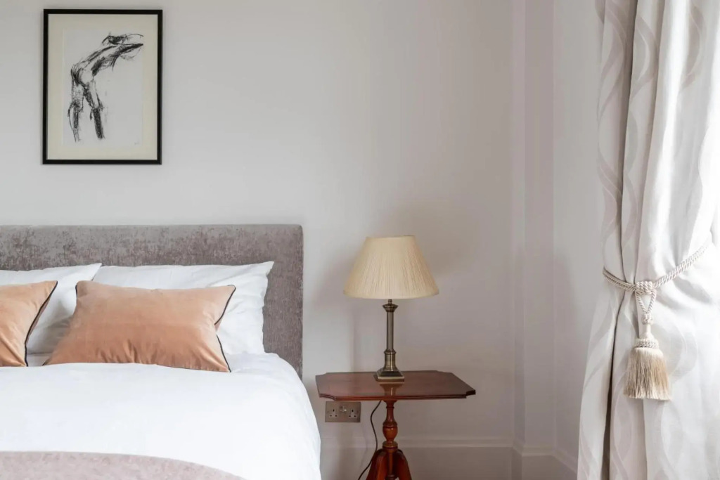 Stylish Art Deco 1 bedroom in West London