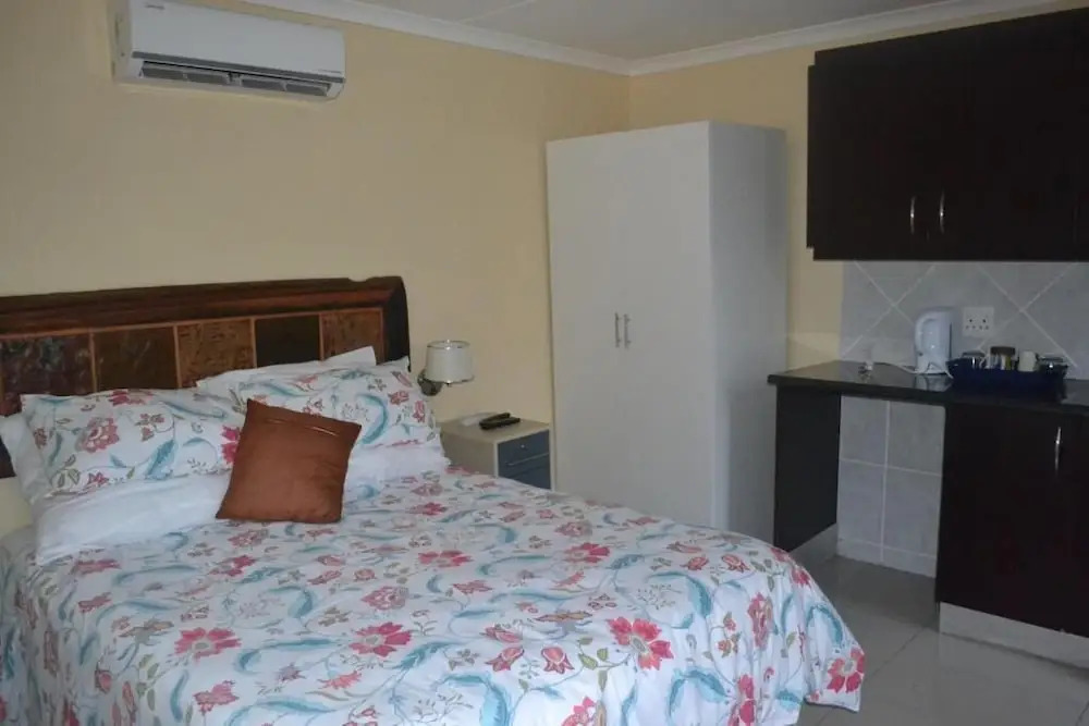 Cycad Lodge