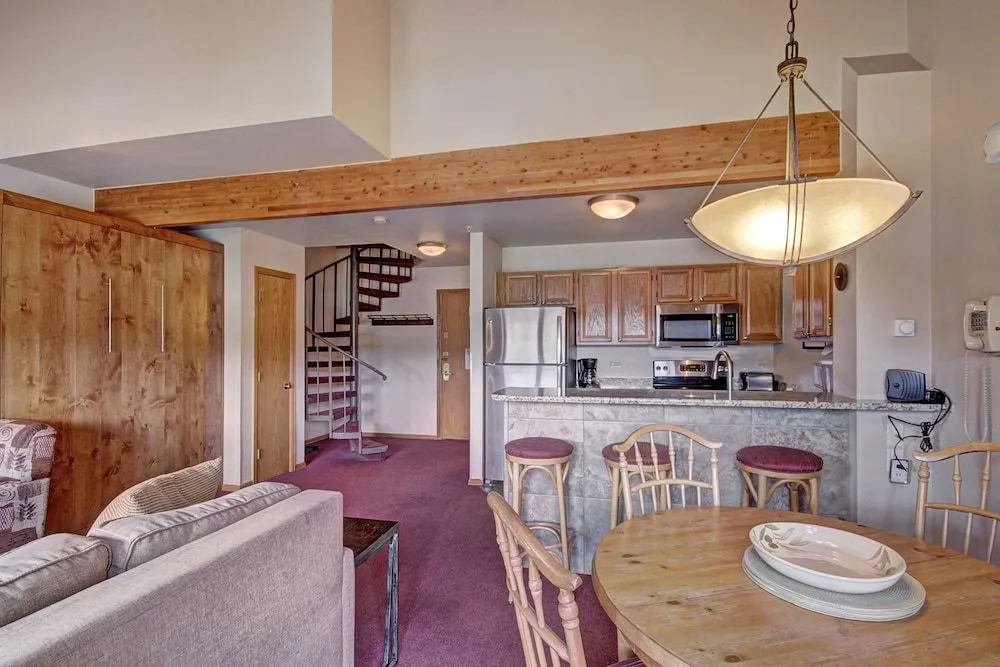 River Mtn Lodge E304