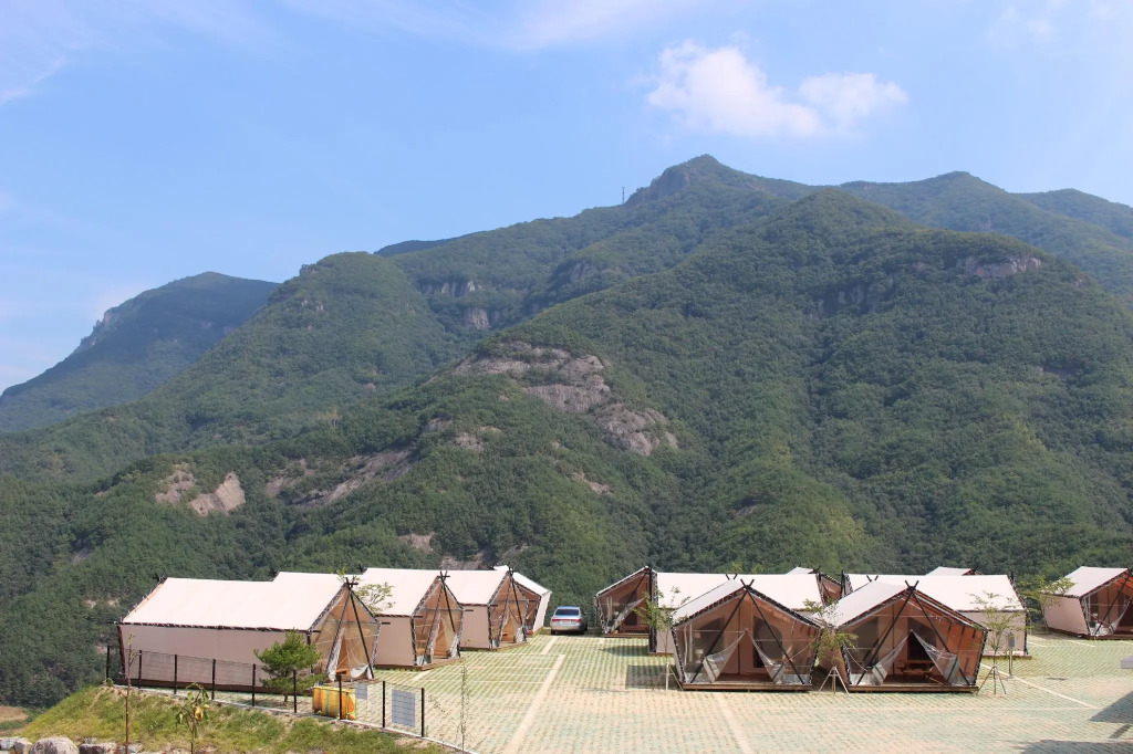 Muju Ppalgangchima Resort Glamping