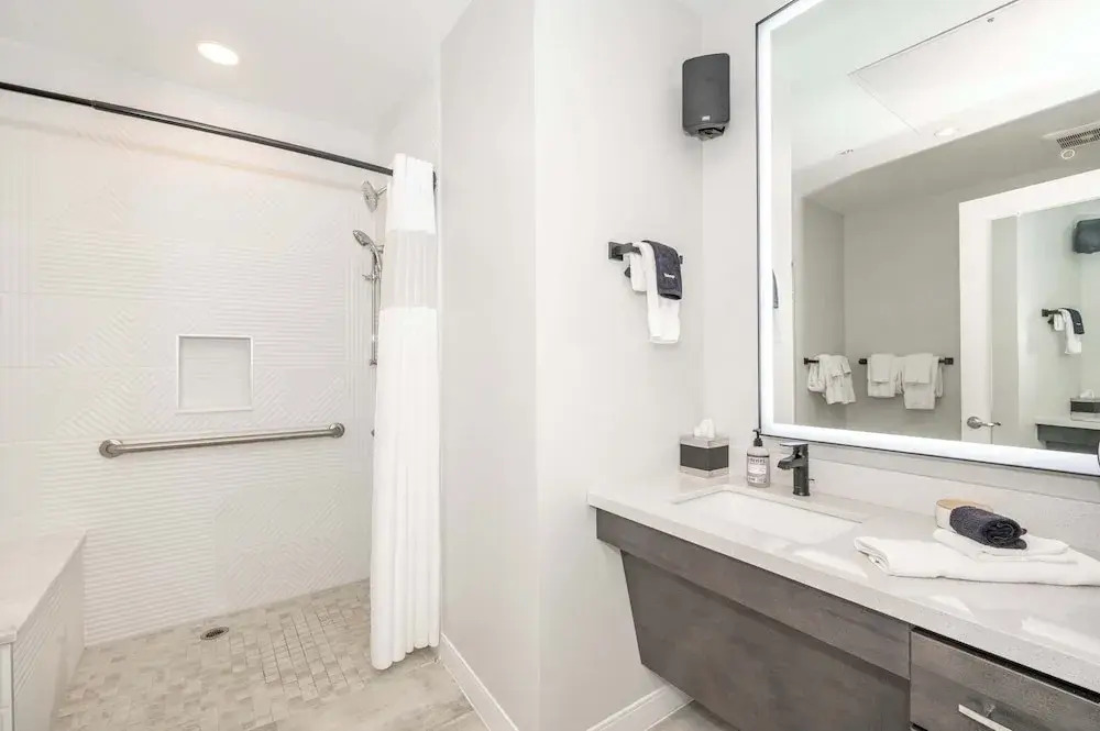 The 333 Suites 304 Stay for 2