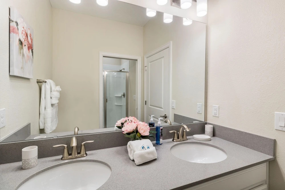8931 SD - Pet-friendly 5BR Retreat: Private Pool