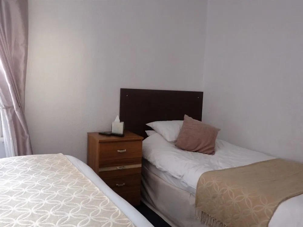 Thorncliffe Hotel