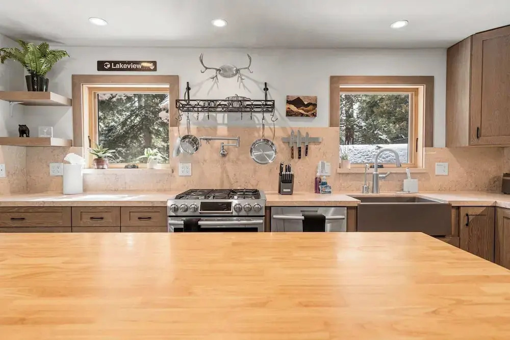 Tahoe City Retreat For 8!