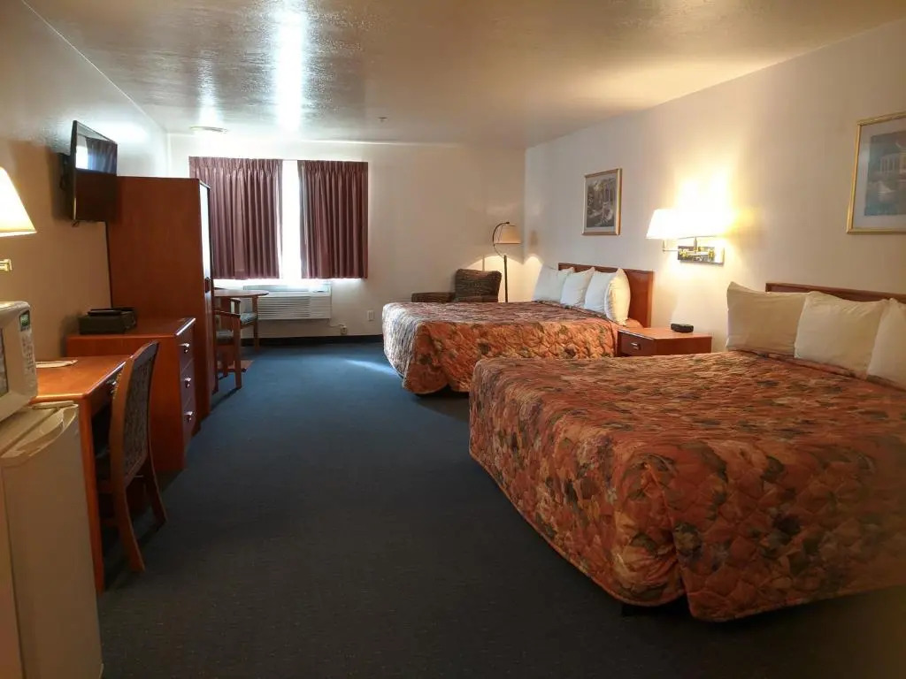 Aquarius Inn