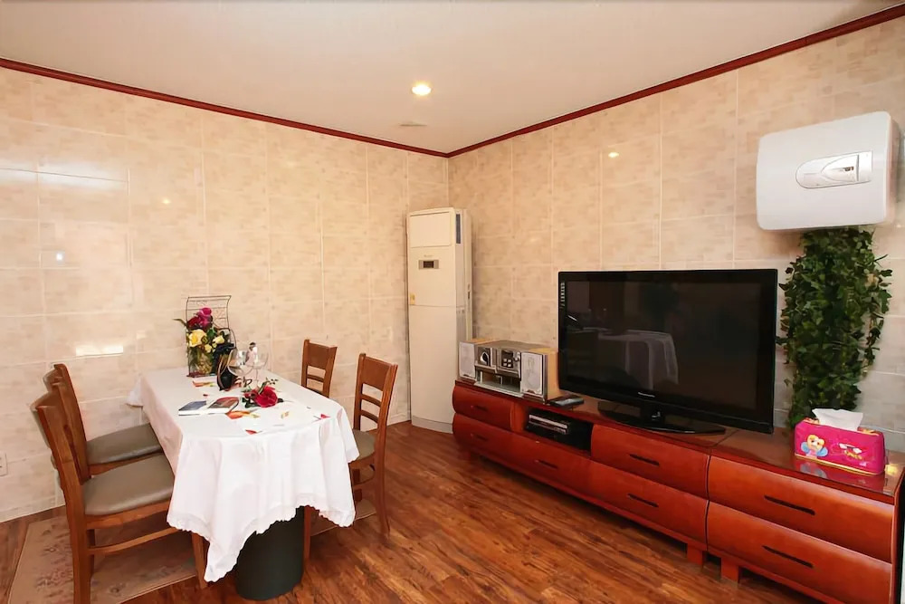 Yangpyeong Rainbow Village Pension