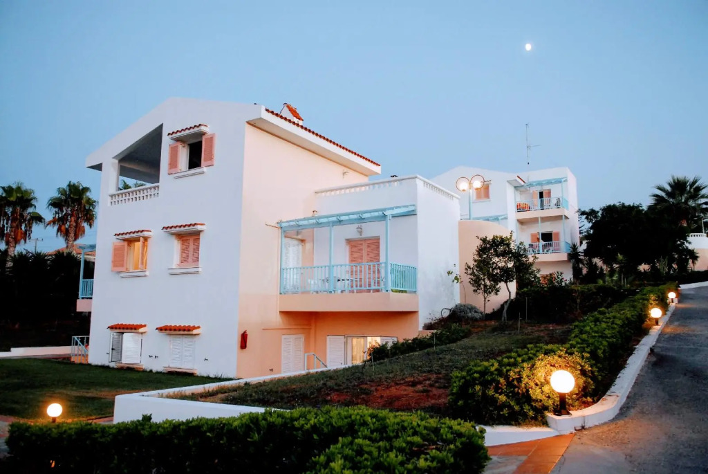 Golden Dream Apartments
