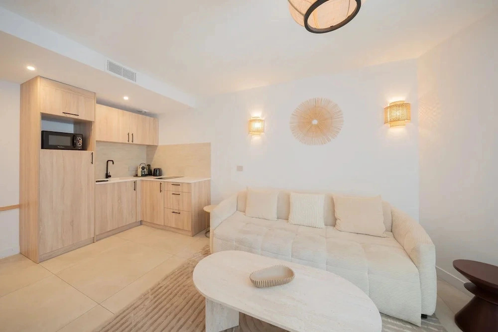 Apartment Place des Lices -2bdr/6p- Saint Tropez