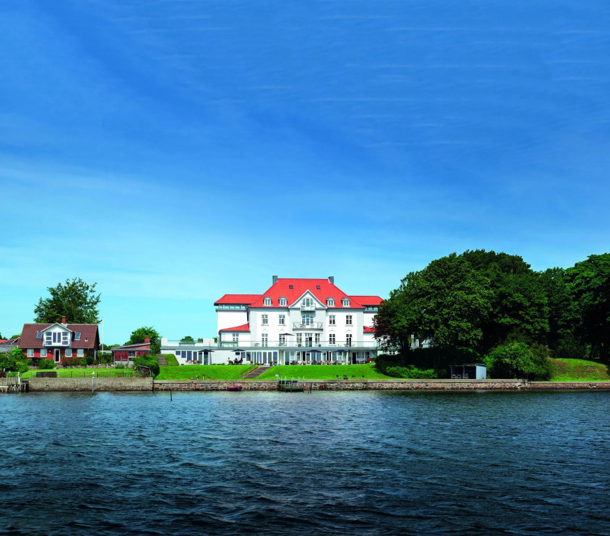 Sixtus Sinatur Hotel & Konference