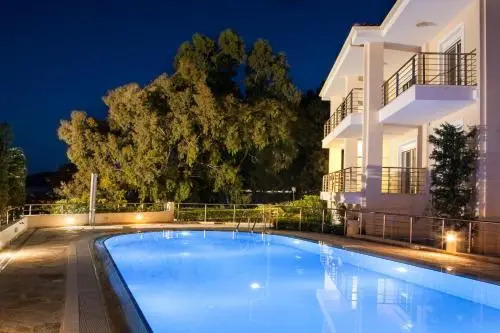 Aparthotel 5 Stars Karavomylos