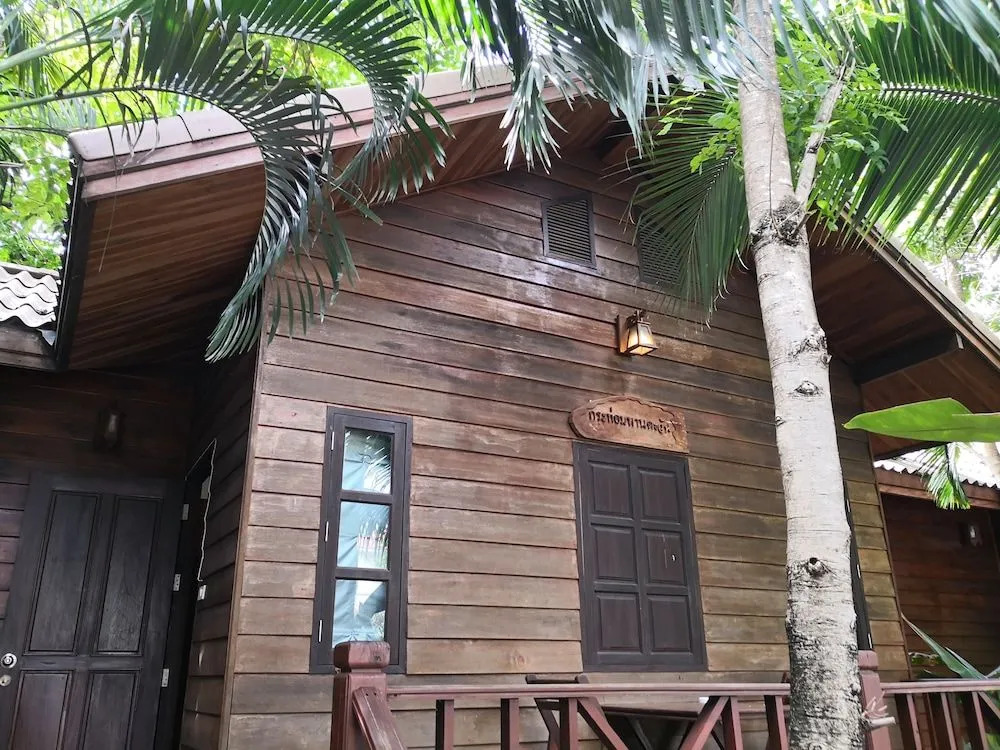 Baan Worachan Hotel