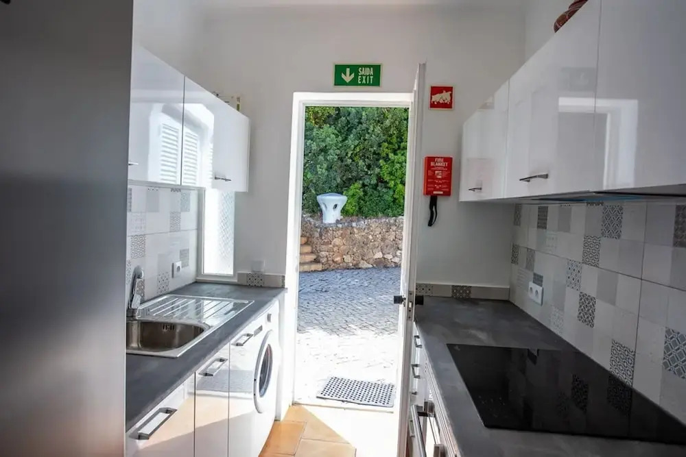 C28 Q P Amazing House Nested in the Heart of Ca