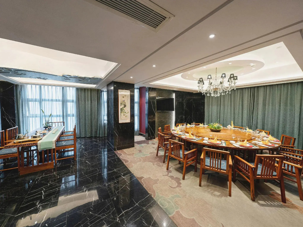Golden Gulf Hotel