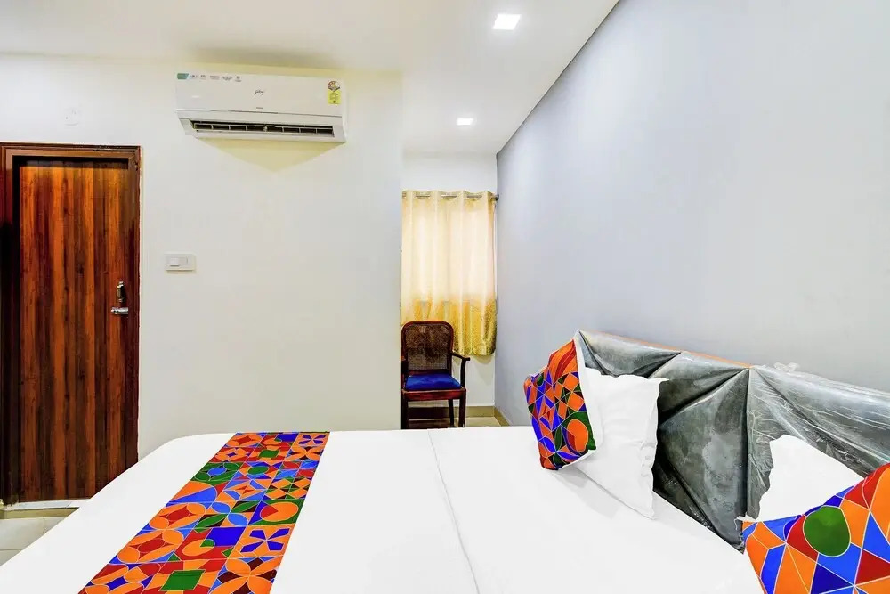 FabHotel R3 Atmos - Near Hitech Exibition Centre, Hitech City