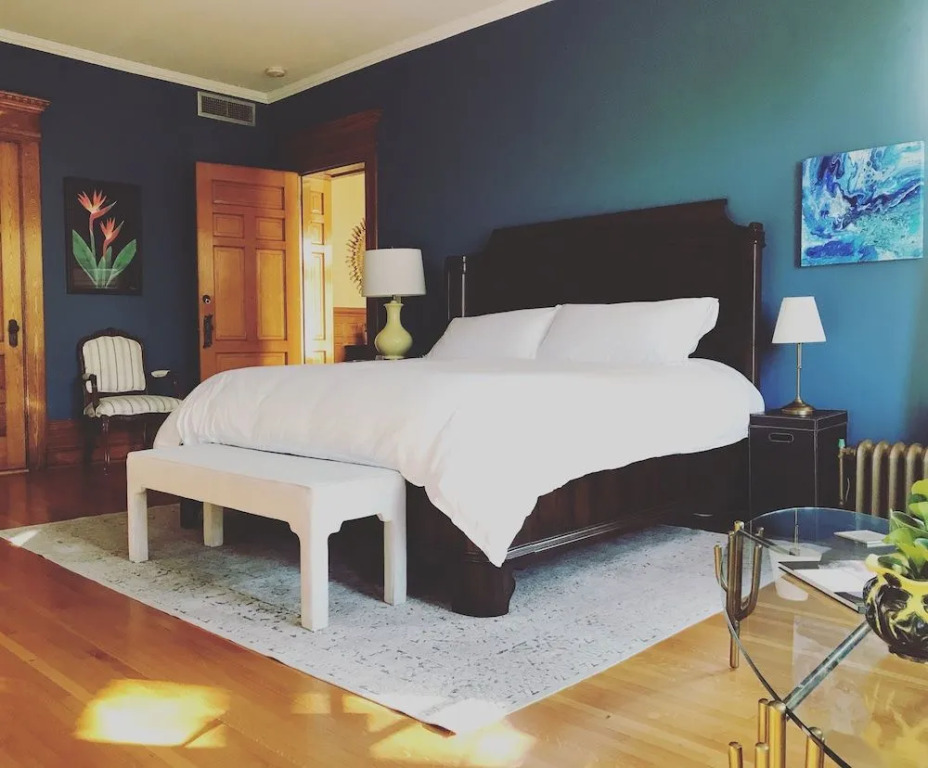 Castle La Crosse Bed and Breakfast