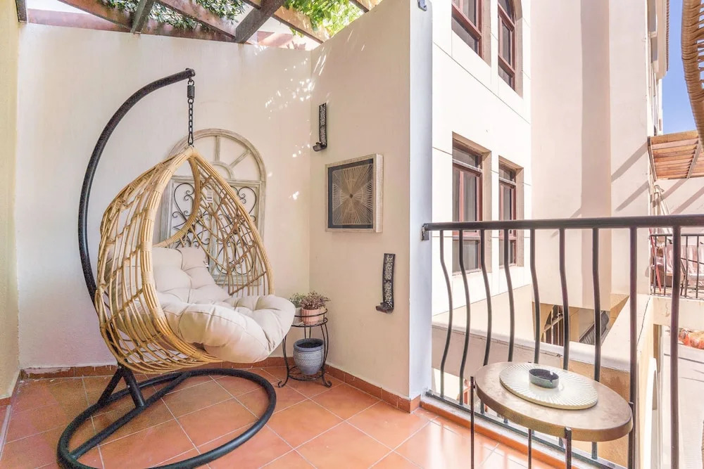 Extravagant Studio Stay for 2 in JVC