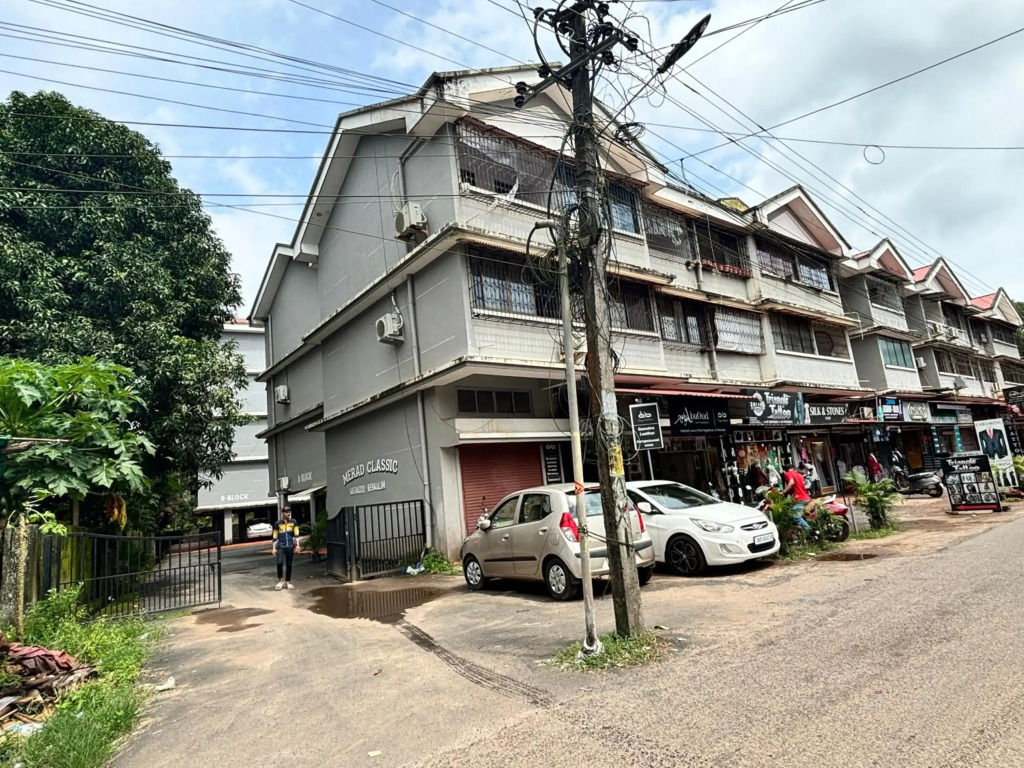 Stay by the Benaulim Beach Goa 2bhk Flat with Lift