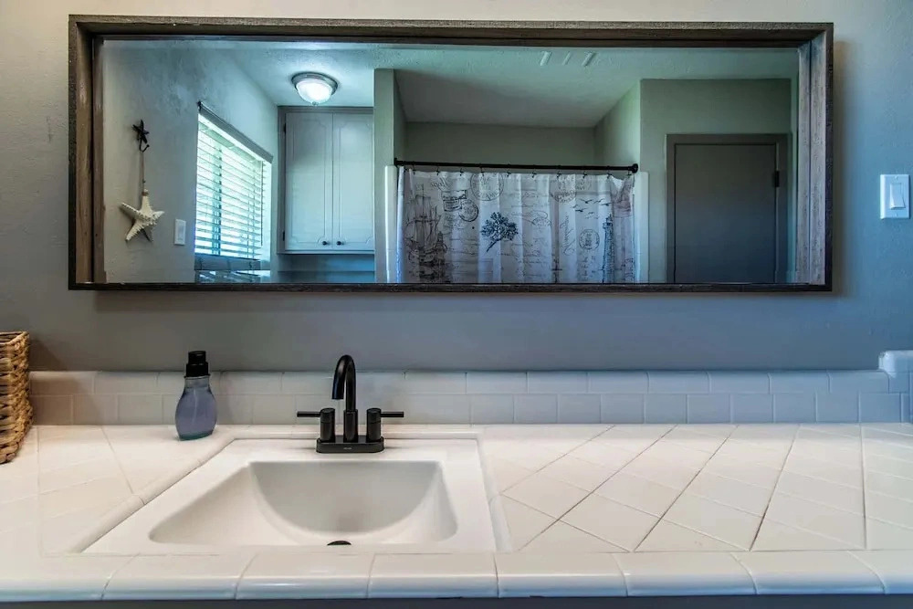 Sleeps 33 - Oceanfront Luxury 2 Pools & 2 Houses