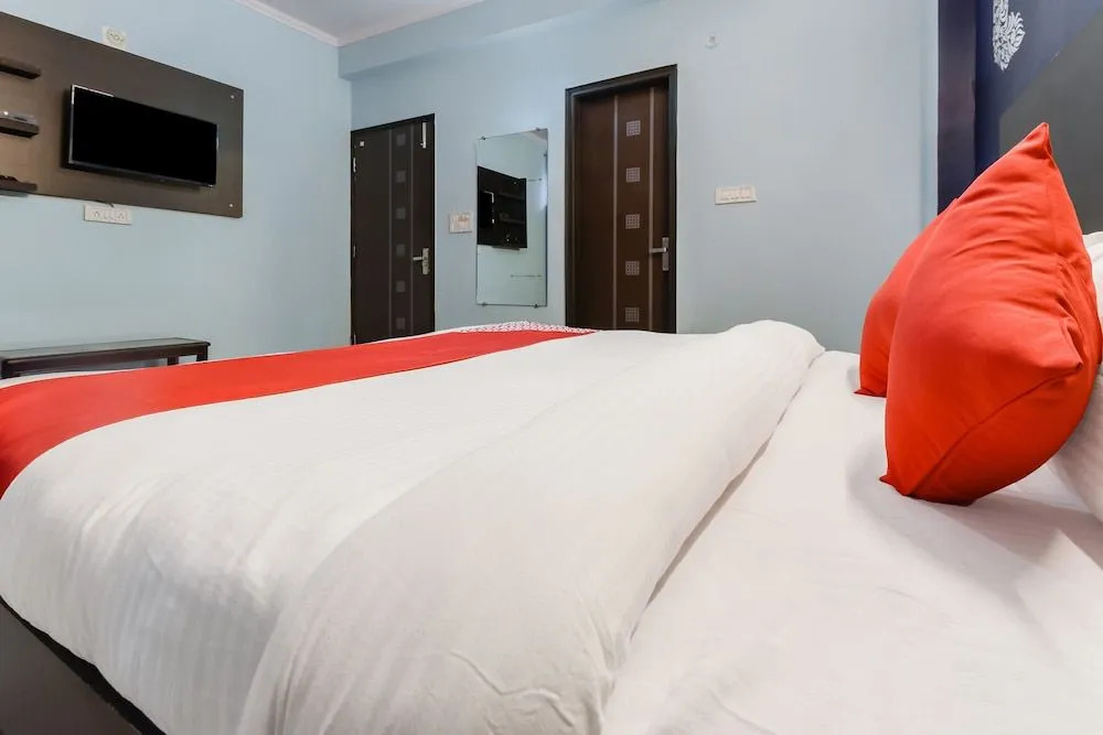 OYO Flagship 30504 PR Residency
