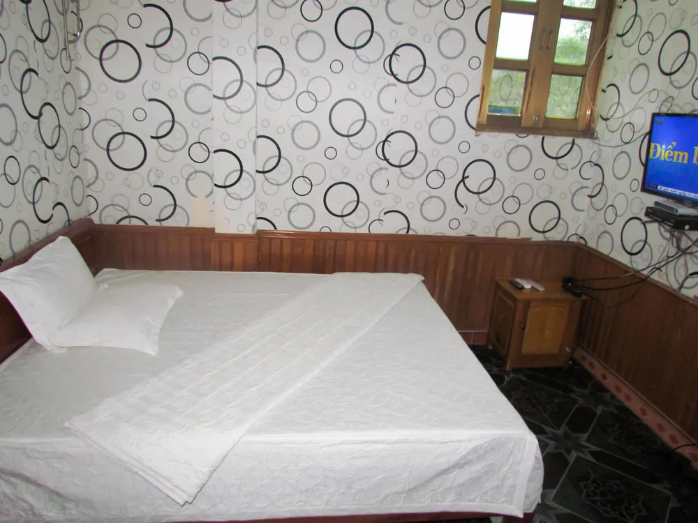 Huong Tra Hotel