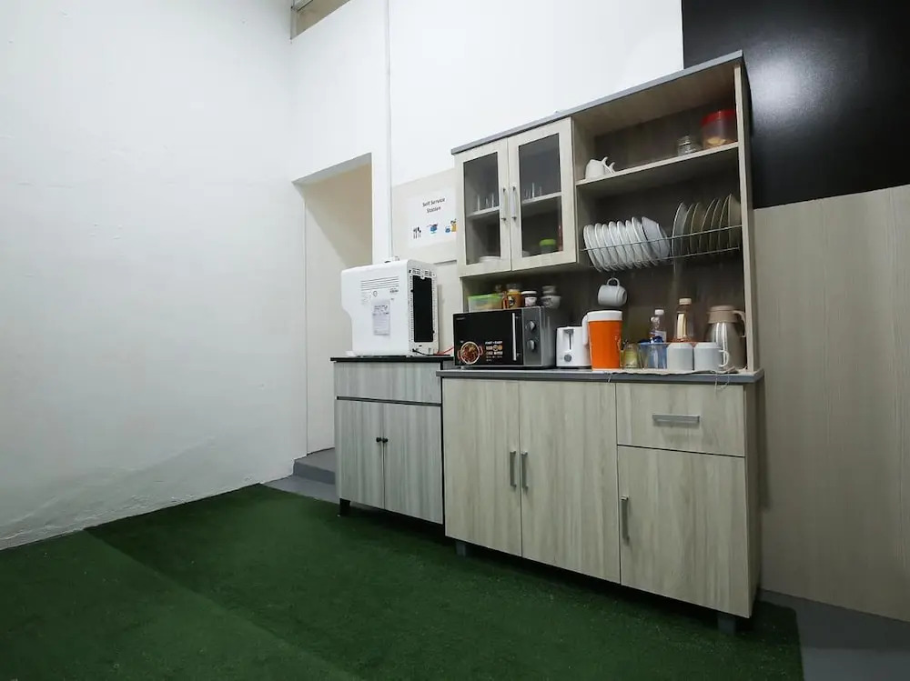 Beautiful Double Room With Ac in Kuching Center