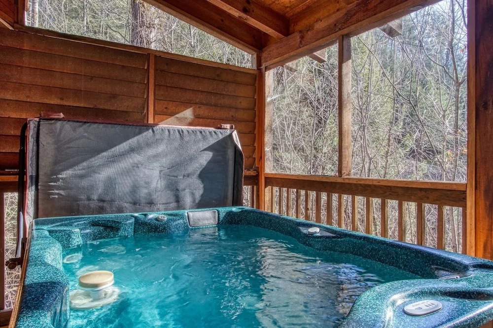 ER259- Country Charm Great Location, Close to town cabin