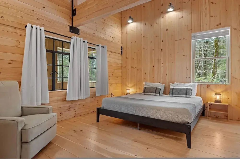 Ski Cabin w Hot Tub Gas Fireplace Near Cranmore