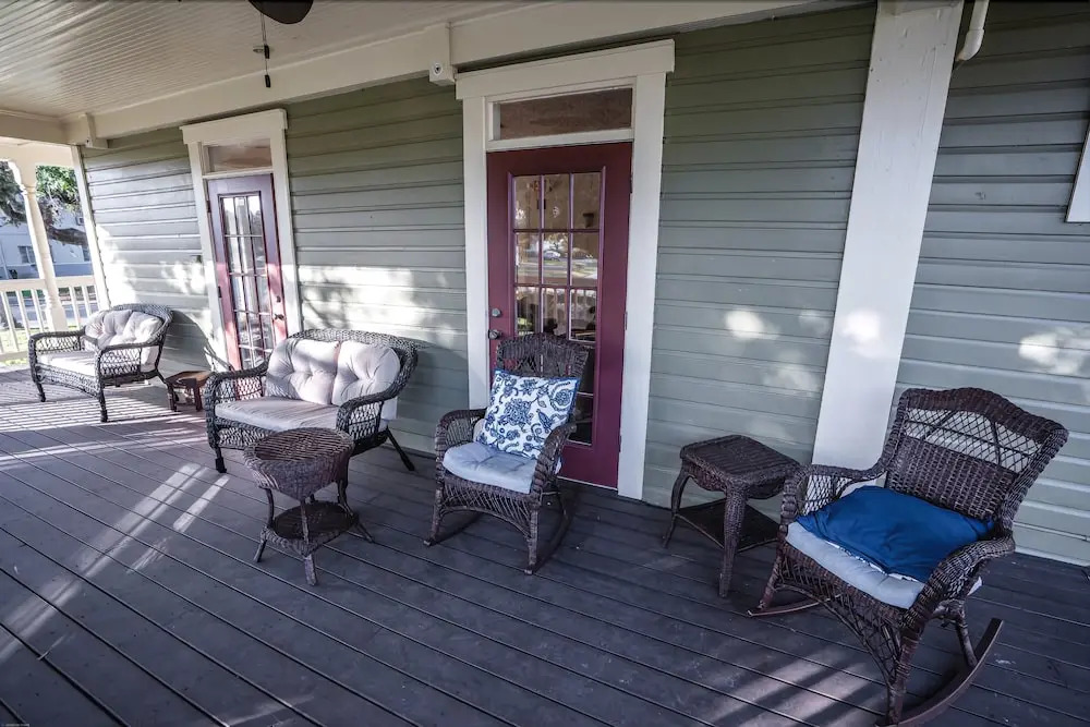 Live Oaks Inn