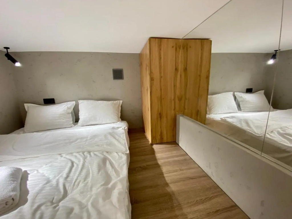 LEOGRAND apartment on Filatova 12