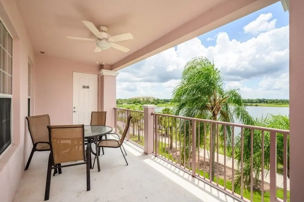3 Bedroom Premium Lakeview [cdc Compliant] l 1012 Condo