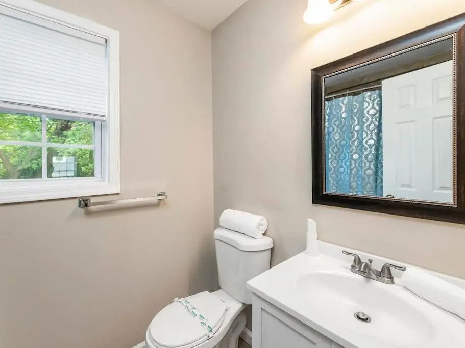 Gorgeous East Village Home Near Downtown Sleeps 12 5 bedrooms Coffee BBQ AC Parking