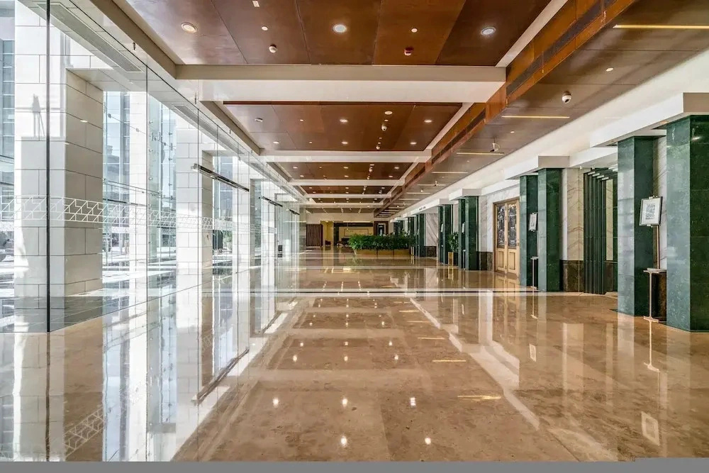Silkhaus Modern Studio in Difc Iconic Tower Pool