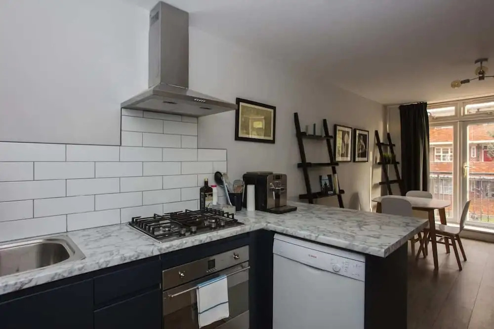 Lovely 2 Bedroom Flat Near Whitechapel Station