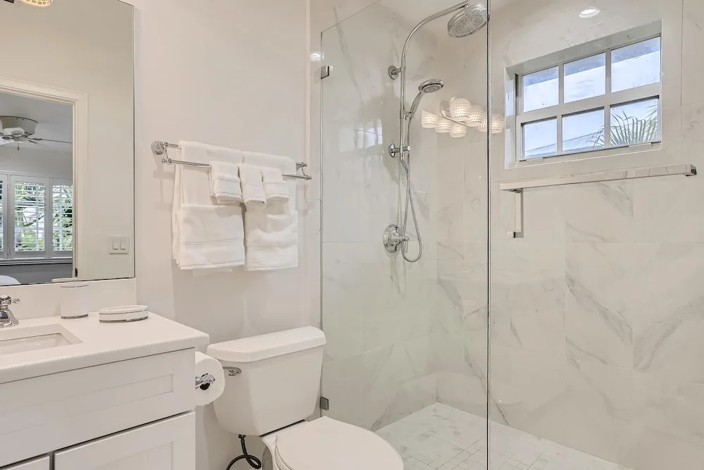 Banyan Cove 4bd 4.5ba Private Pool and Parking