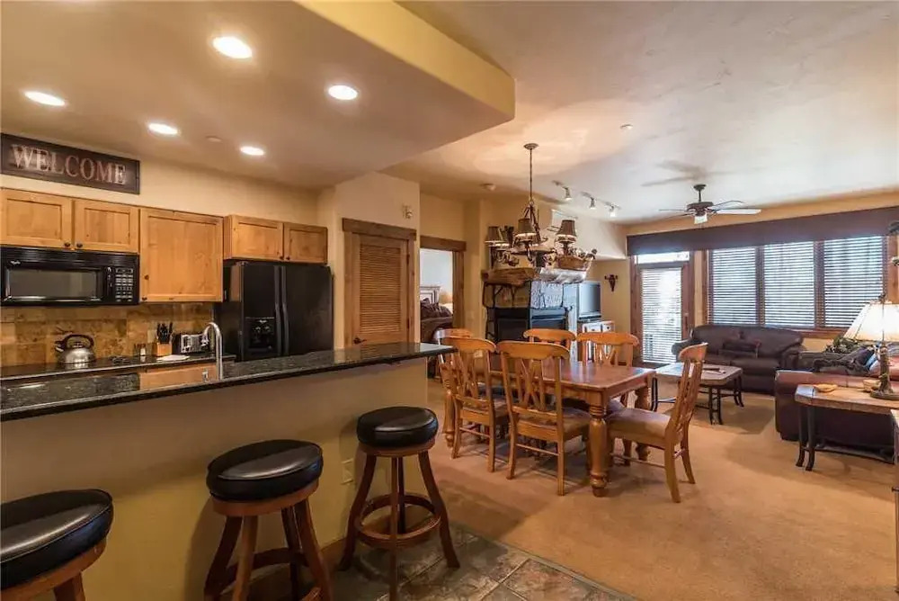3105 Champagne Lodge, Trappeur's Crossing Apartment 2