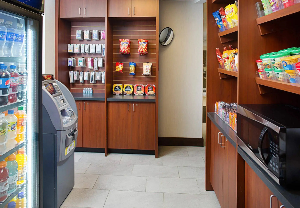 Courtyard by Marriott Manchester-Boston Regional Airport