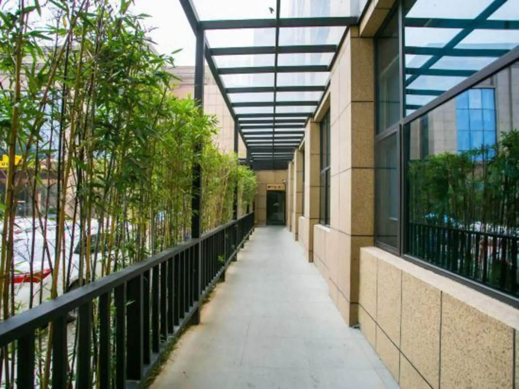 Ganlinhui Malson New Century Hotel
