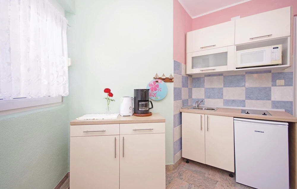 Awesome Home in Makarska With Wifi and 1 Bedrooms