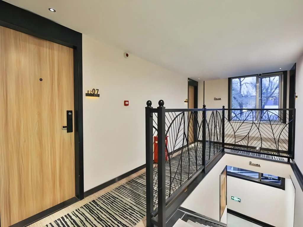 GreenTree Express Hotel (Beijing Dongcheng Beixinqiao Subway Station Guijie)