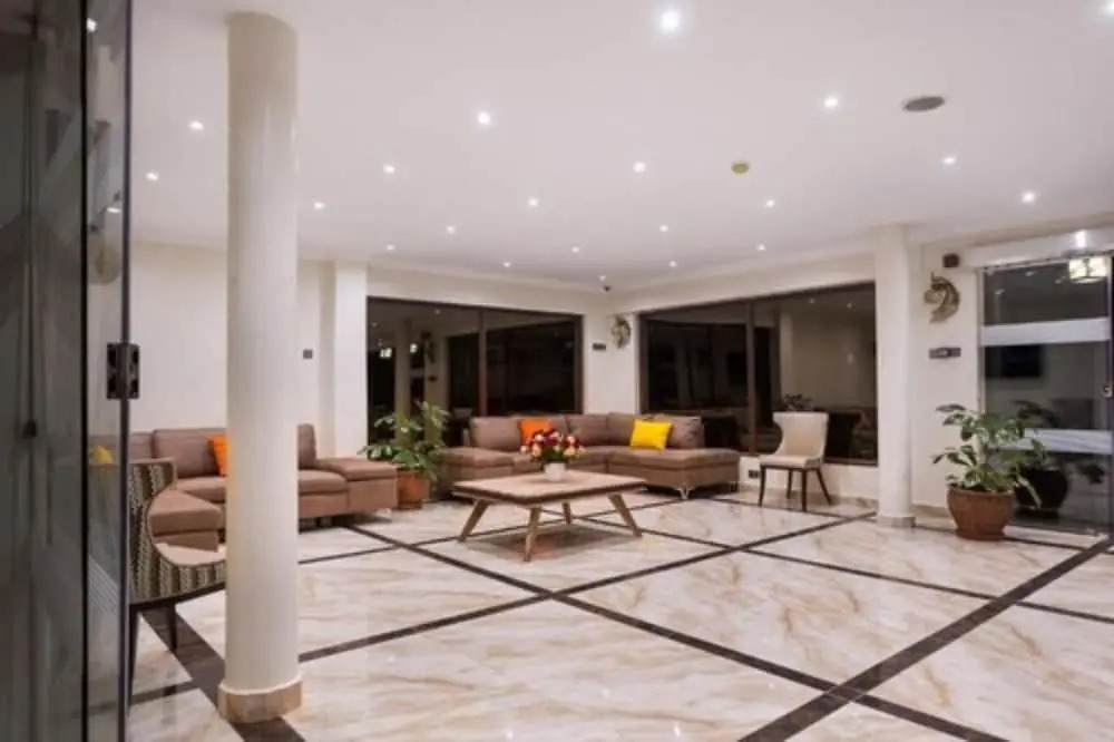 West Lerruat Hotel