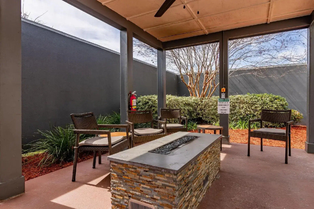 Courtyard Brunswick