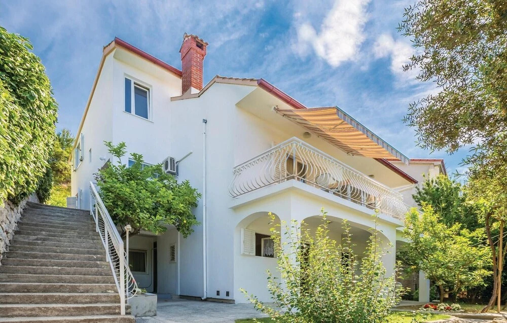 Awesome Apartment in Rab With 2 Bedrooms