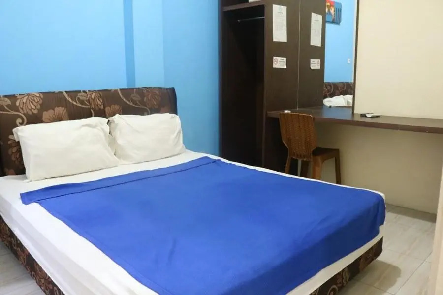 RedDoorz Syariah near RS Siti Khodijah Sepanjang
