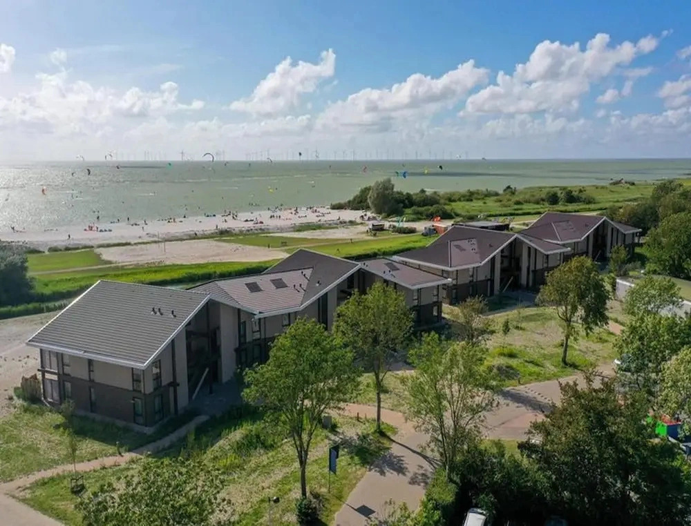 Waters Edge Wellness Retreat With Sauna