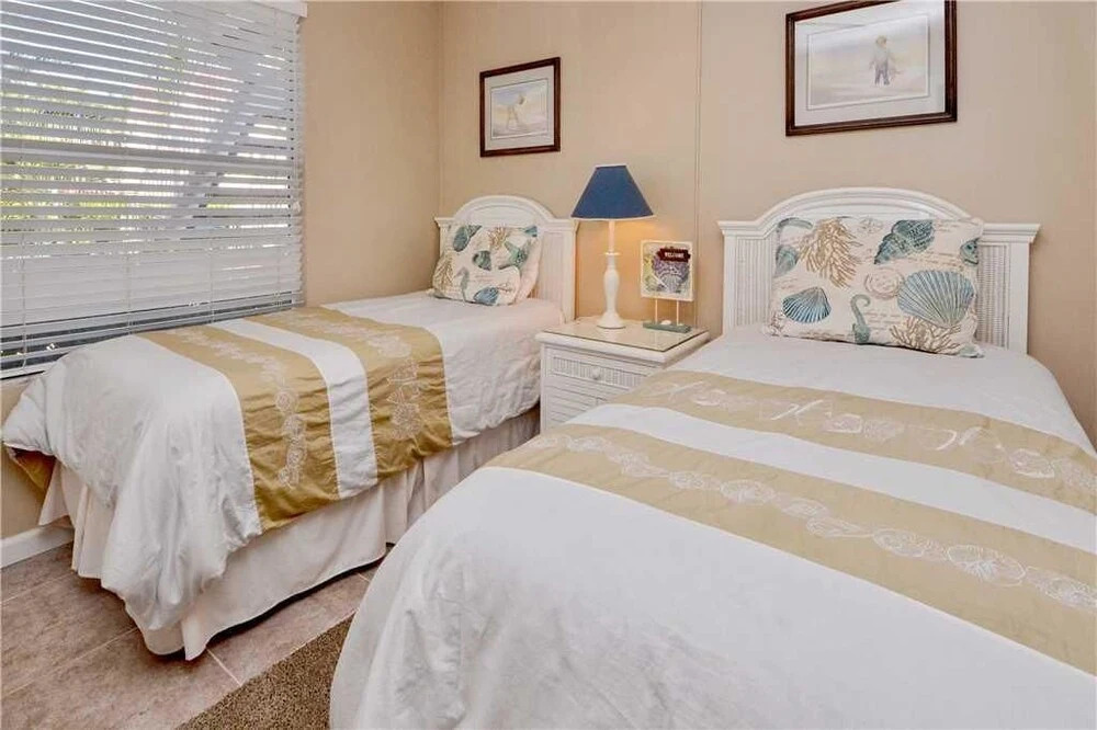 Vista Verde East - Two Bedroom Condo - 6-147