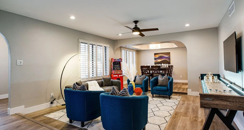 Heated Pool, Spa, & Garage! Near Kierland, shopping, dinning, & Scottsdale Quarter by RedAwning