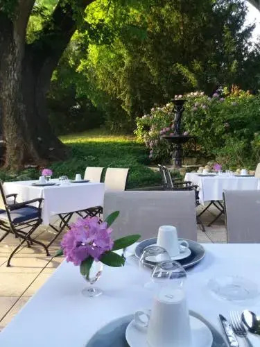 Hôtel Akena-Saint Laurent De Mure