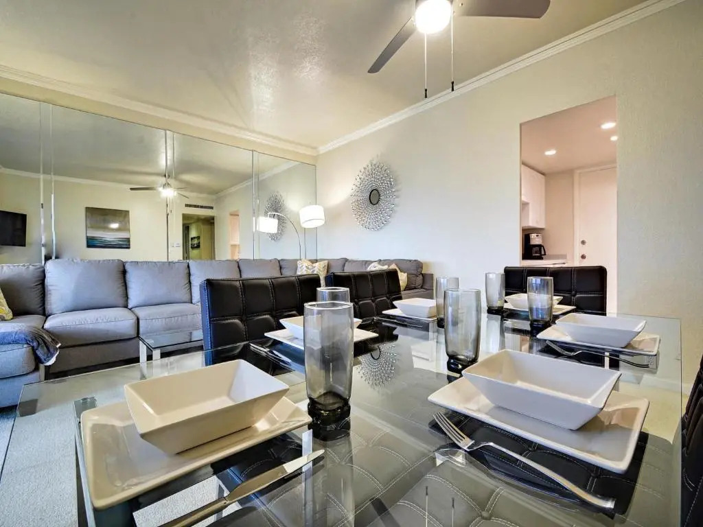 Regatta Beach Club C1009 2373